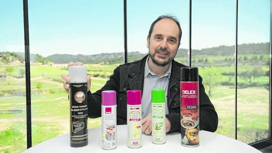 El responsable de Food Aerosols Spain, David Cobos, en el vivero de empresas de Gandesa.Foto: joan revillas