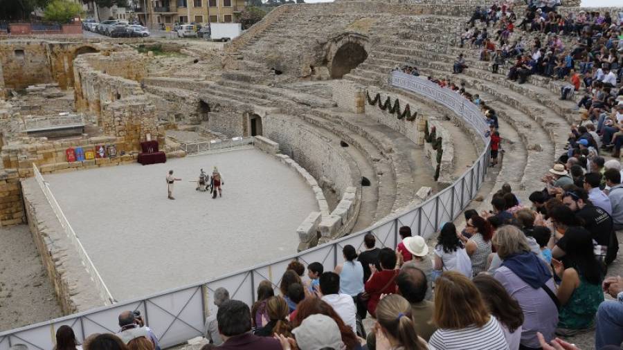Imagen de archivo de uno de los actos estrella del evento: la lucha de gladiadores del Amfiteatre. FOTO: PERE FERRÉ
