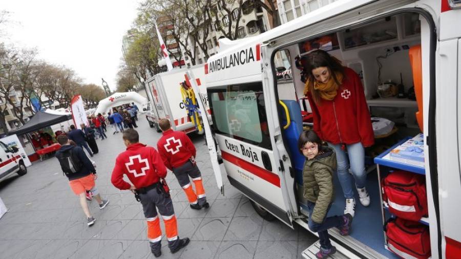 La Creu Roja tiene abiertas diferentes líneas de actuaciones humanitarias en la ciudad. Foto: DT