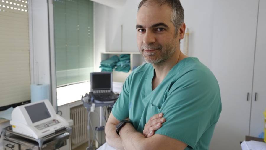 Sergi Boada, en la unidad del dolor del Hospital Joan XXIIIde Tarragona, donde trabaja. Foto: Pere Ferré