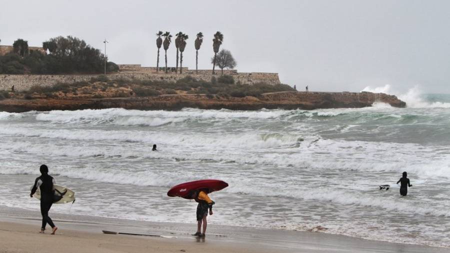 El viento puede ir acompañado de temporal marítimo. Foto: DT