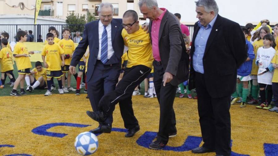 En 2011, Cruyff con el alcalde de El Vendrell Benet Jané. Fotos: pere ferré
