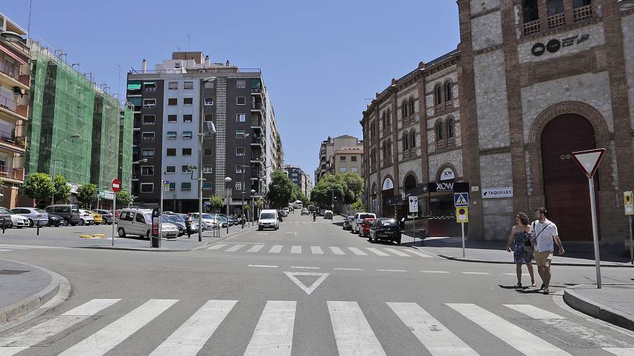 En pocos días la calle Mallorca será únicamente de un único sentido de circulación. Foto: Lluís Milián