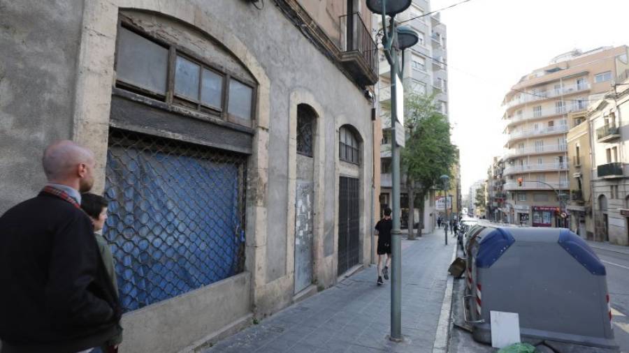 El inmueble afectado se encuentra en el número 16 de la calle Estanislau Figueras. Foto: pere ferré