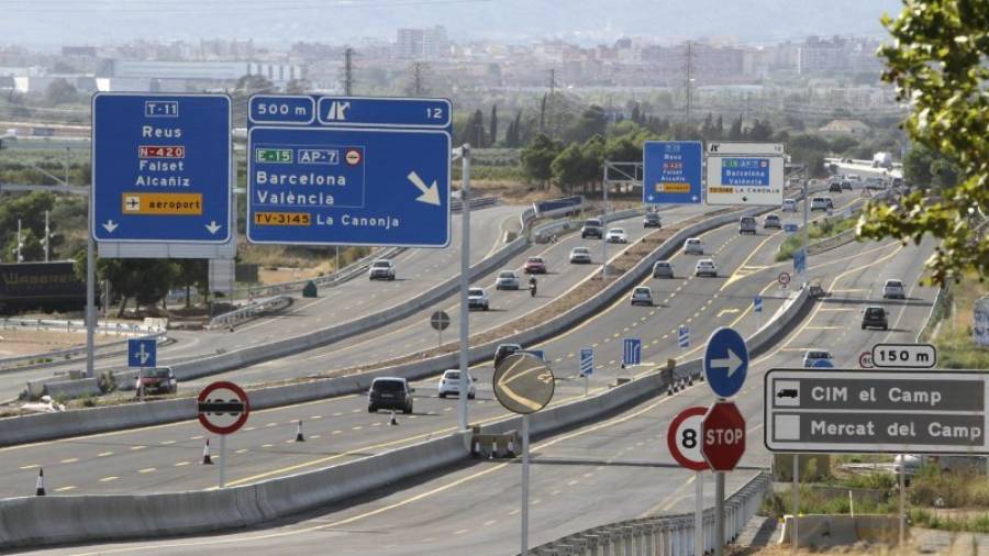 Imagen de la T-11, entre Tarragona y Reus, una de las vías donde ha habido inversión estatal en 2016. Foto: P. Ferré
