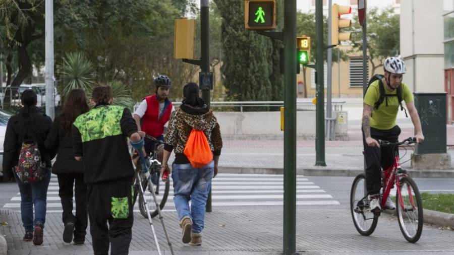 La entidad también considera que el actual entramado de carril bici es insuficiente. Foto: Pere Ferré