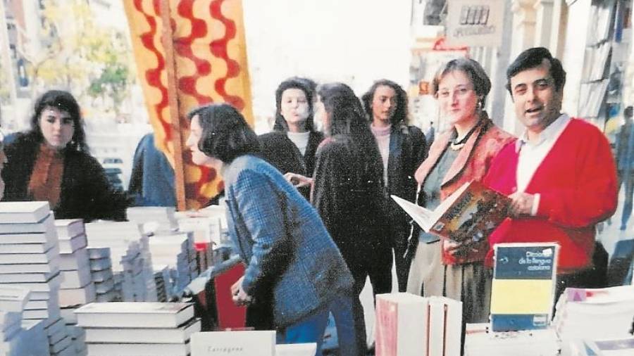 Imagen de la Fira del Llibre en Català que se organizó en Tarragona en el año 1982. Foto: Adserà