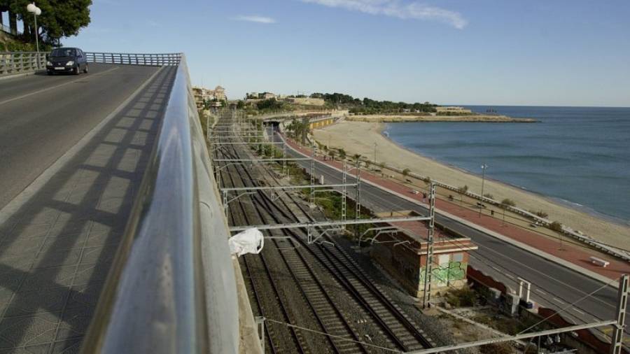 La ministra no quiso poner una fecha a la llegada del ancho internacional a Tarragona. Foto: DT