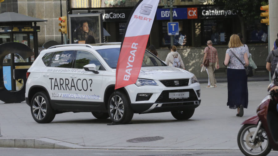 El coche está ubicado en la plaça Imperial Tarraco, de Tarragona.
