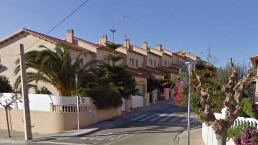 Passades les 23 hores del dia 20 d´abril, una dotació de la Policia Local de Roda de Berà va ser alertada de la comissió d'un robatori amb força a l´interior d´un habitatge del carrer de Casasimarro. Image: Go