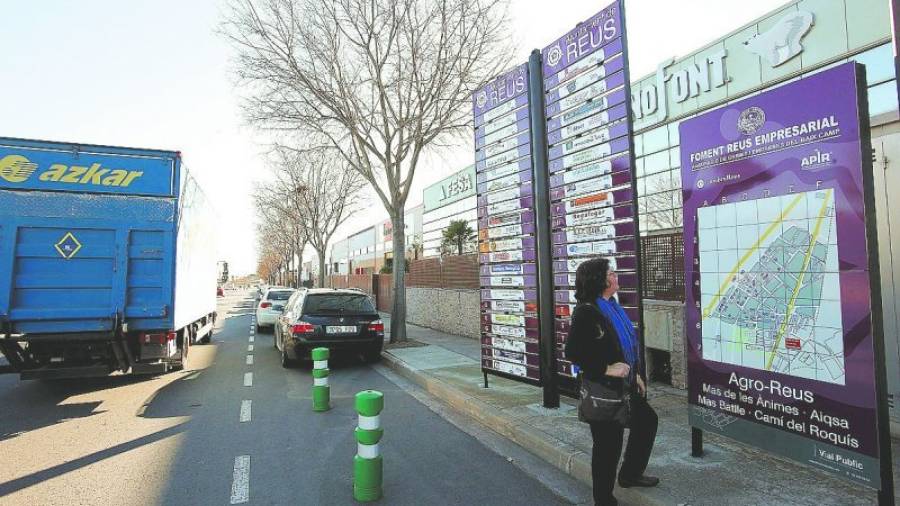 Imagen de los carteles situados en la entrada del polígono Agro/Reus. Foto: Alba Mariné