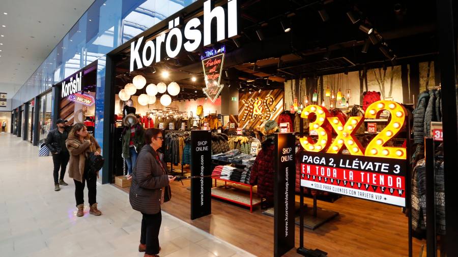 La tienda Koröshi abría ayer en Parc Central y tan solo queda un local disponible tras la ampliación que se hizo en 2014. FOTO: PERE FERRÉ