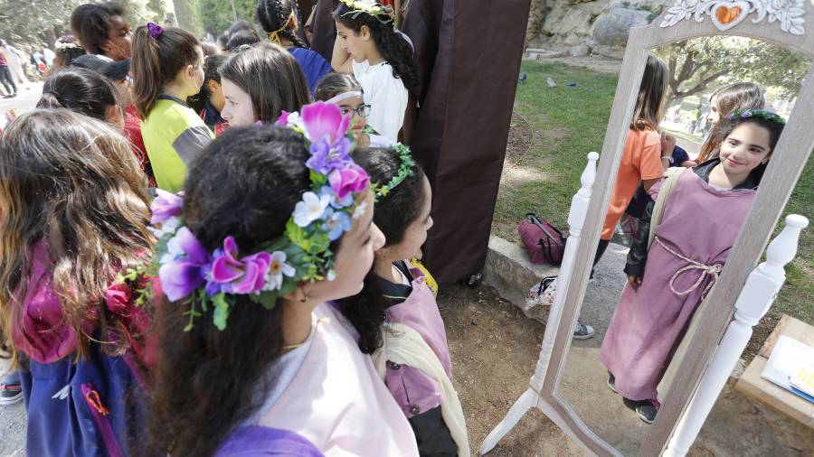 Los alumnos pudieron vestirse de romanos. FOTO: Pere Ferr&eacute;