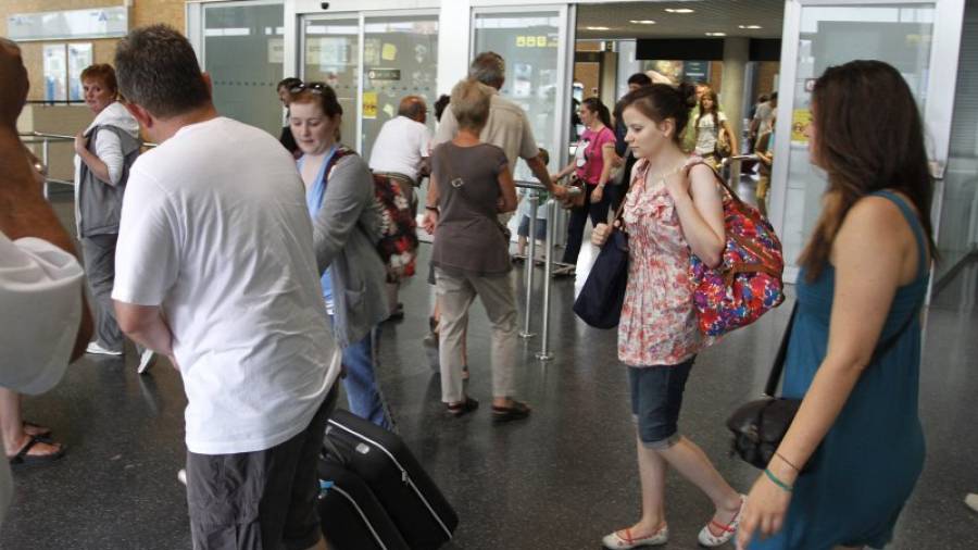 3,3 millones de turistas llegaron a España en avión. Foto: DT