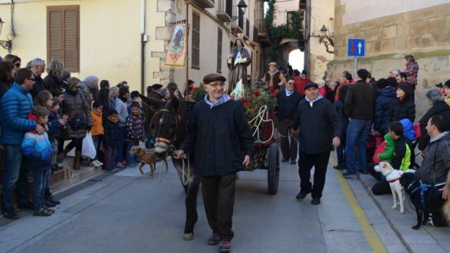 Els carruatges van recórrer els principals carrers de la capital de la Ribera d'Ebre. Foto: AJUNTAMENT DE MÓRA D'EBRE