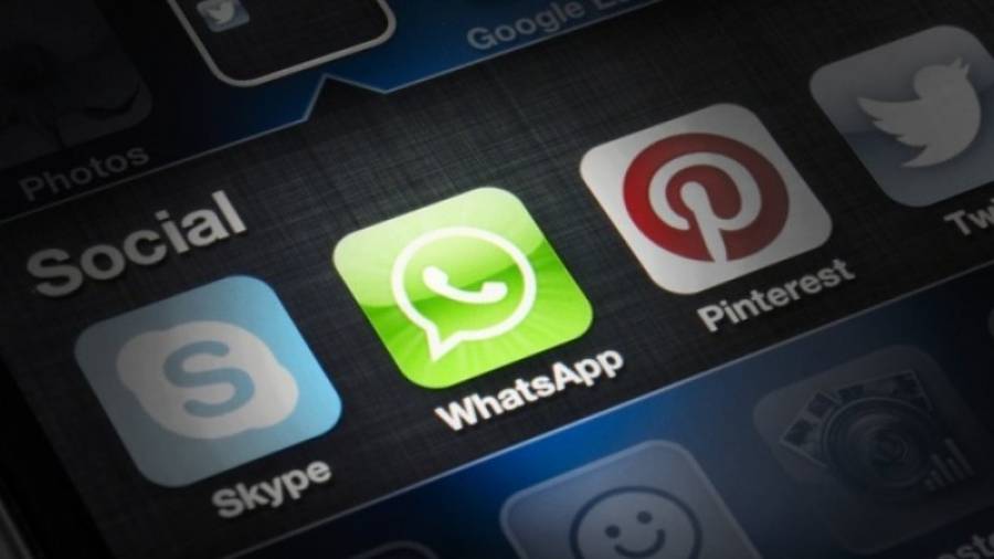 El popular servicio de mensajería instantánea en internet WhatsApp tiene mil millones de usuarios en todo el mundo. Foto: dt