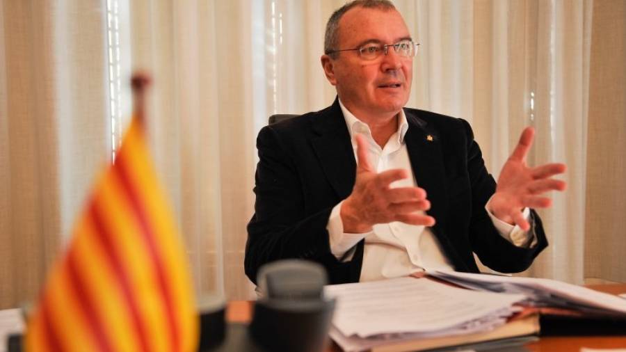 Carles Pellicer, el pasado jueves en su despacho de la alcaldía durante la entrevista concedida al ´Diari´. Foto: Alfredo González