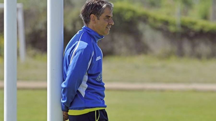 El técnico del Reus, Natxo González, en el entrenamiento de esta mañana. Foto: Alfredo González