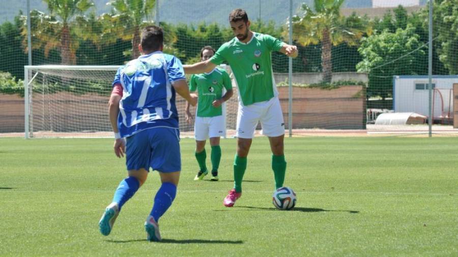 Gerard Roca, durante el partido de la última jornada disputado por el Ascó. Foto: Iris Solà