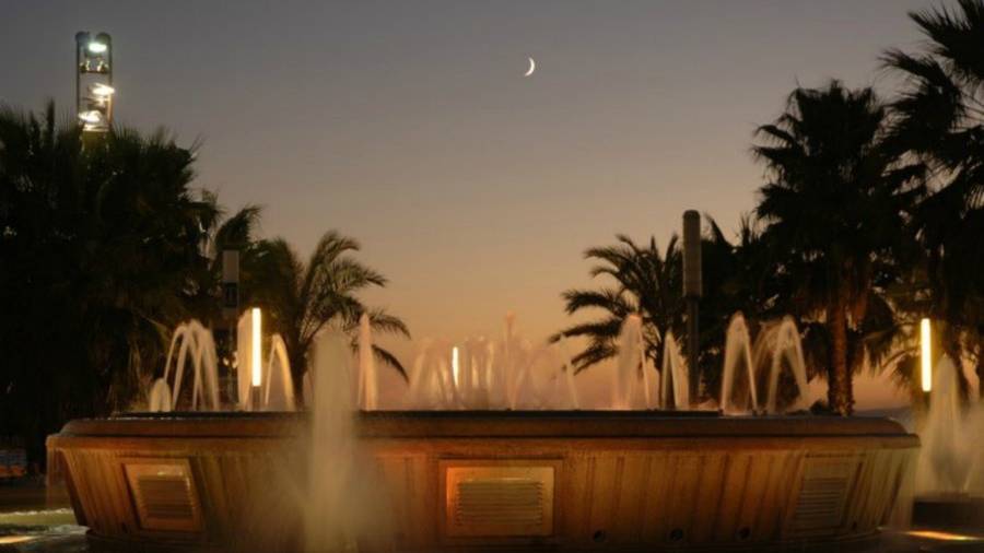 La Fuente Luminosa ofrece un espectáculo lumínico cada noche a partir de las 22 horas. Foto: RAFAEL LÓPEZ MONNÉ