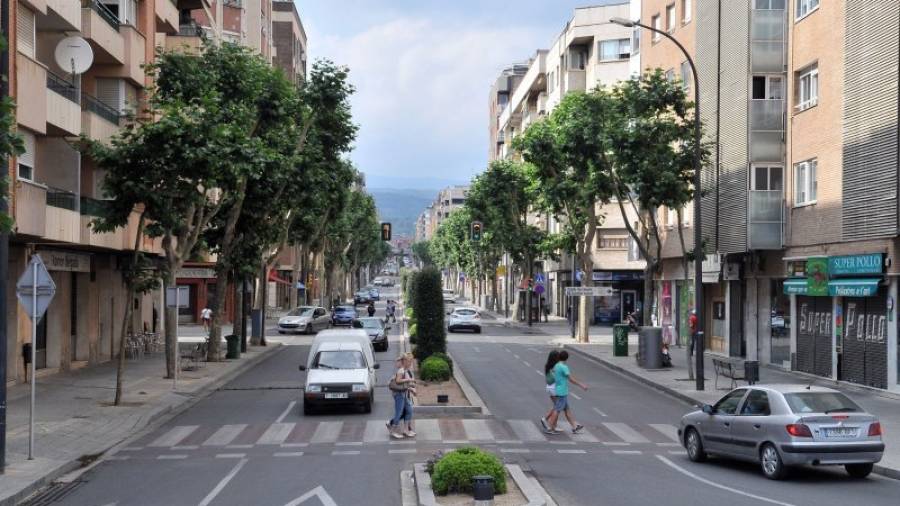 Imagen de la avenida Països Catalans, una de las que más accidentes de tráfico sufrió el año pasado. Foto: Alfredo González