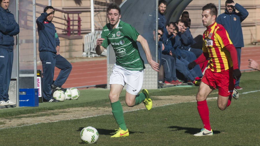 Uno de los encuentros disputados esta temporada por el FC Ascó en su estadio FOTO: JOAN REVILLAS