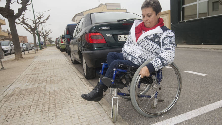 Fina AmbrÃ³s, voluntÃ ria i impulsora de lâ€™associaciÃ³ de discapacitats fÃ­sics a la Ribera i Terra Alta. FOTO: J. REVILLAS