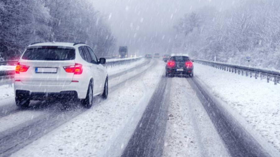 Los resultados del Barómetro FESVIAL 2021 indican un preocupante desconocimiento de los conductores españoles sobre la conducción y seguridad vial en condiciones invernales.