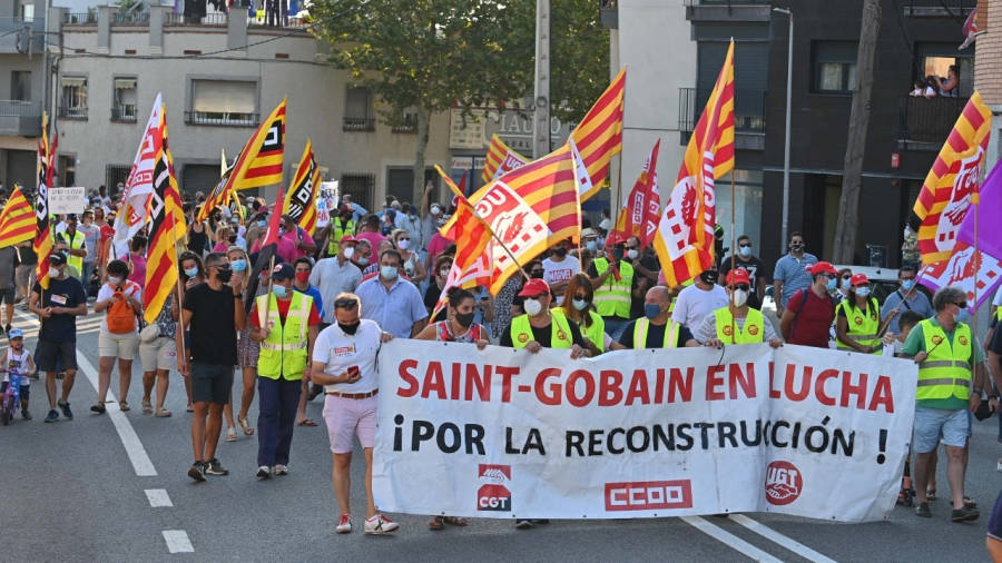 Una de las manifestaciones contra el cierre del horno de Saint-Gobain. FOTO: ALFREDO GONZALEZ
