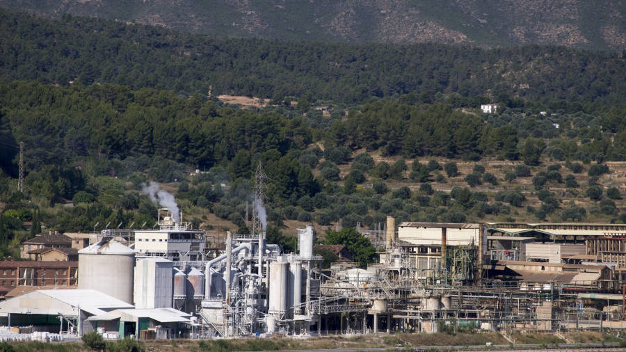 La planta química d´Ercros, al municipi de Flix, a la Ribera d´Ebre. FOTO: JOAN REVILLAS
