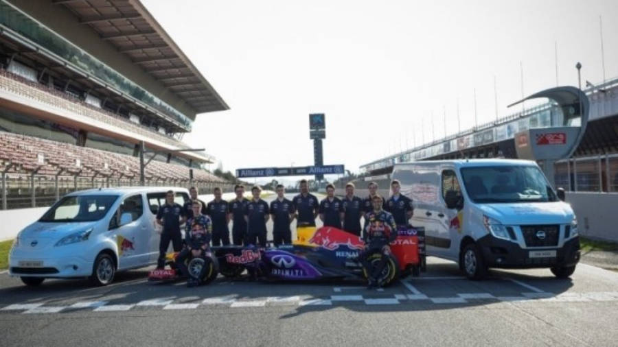 80 pickups y furgonetas son proporcionadas al equipo Infiniti Red Bull Racing.
