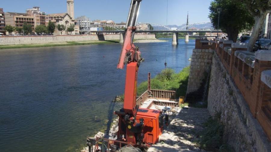 Estat actual de les obres del nou embarcador fluvial, a la riba esquerra de l´Ebre. Foto: Joan Revillas