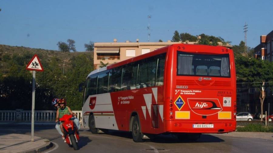 La companyia Hife presta els serveis de transport públic en autobús a les Terres de l´Ebre. Foto: Joan Revillas
