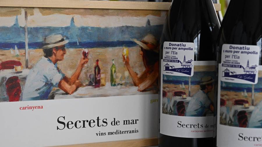 El 'Secrets de Mar', vino blanco y negro. FOTO: A. González