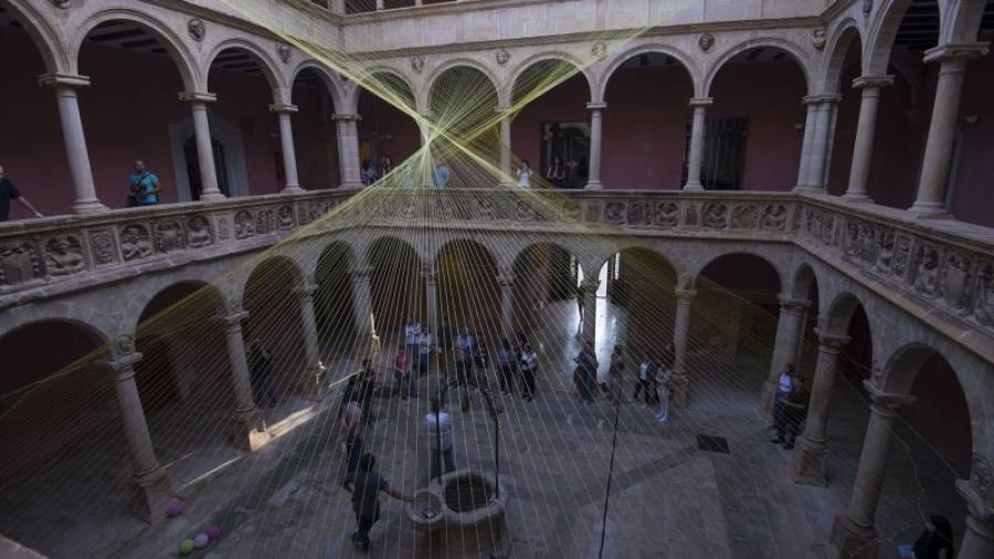 Imatge de la instal·lació efímera exposada la passada tardor a Tortosa. FOTO: JOAN REVILLAS