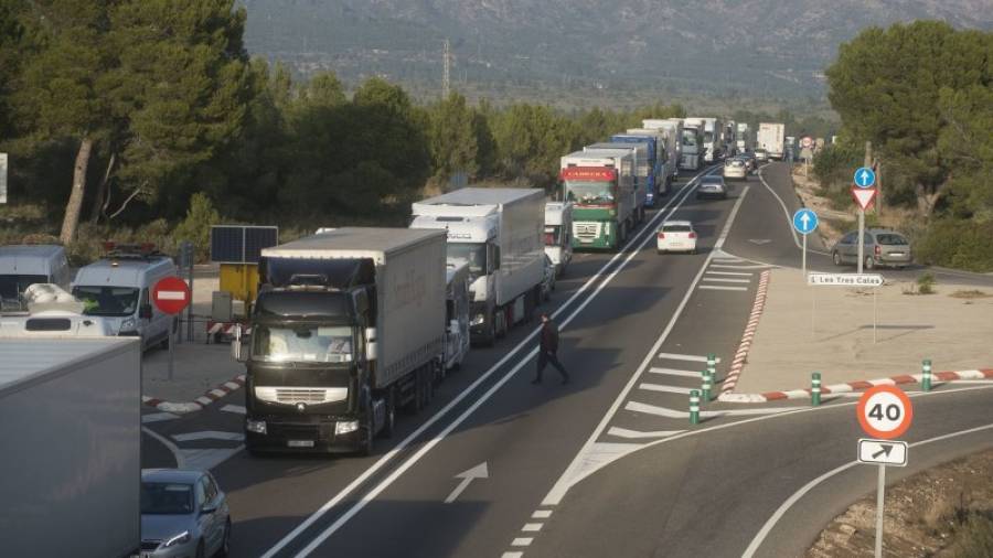 El colectivo de camioneros está conformado, básicamente, por trabajadores autónomos. FOTO: JOAN REVILLAS