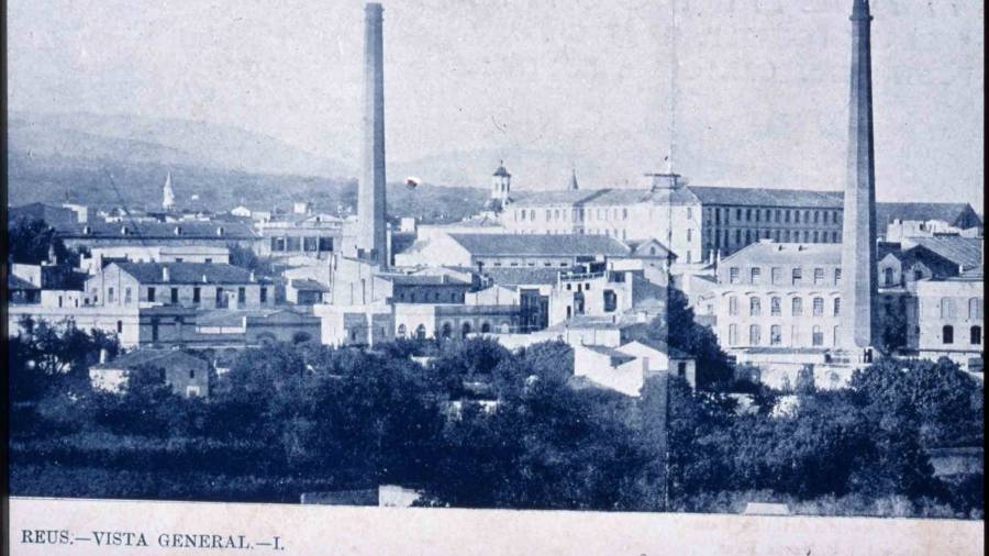 Silueta urbana de Reus de finals del segle XIX. FOTO: Autor Nav&agrave;s Puig-Fons Agrupaci&oacute; Fotogr&agrave;fica de Reus / CIMIR