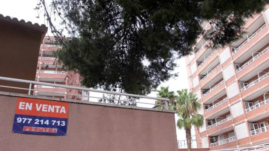 Cartel publicitario de una vivienda de segunda mano en venta en Tarragona