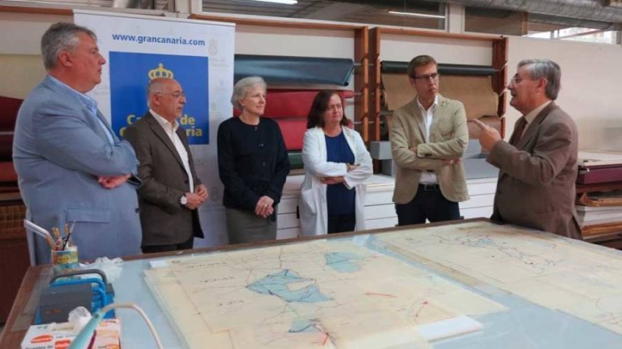 Imatge de la presentació dels treballs de restauració dels plànols de guerra de l´arxiu. Foto: Cabildo Gran Canària