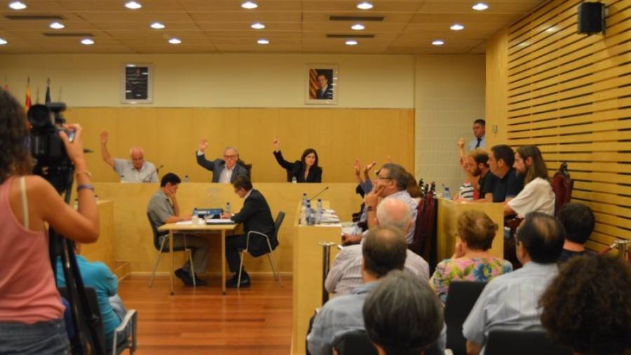 En la votación se abstuvieron los once regidores del gobierno, dos de Vila-seca en Comú y dos del PSC. Foto: I. Alcalá