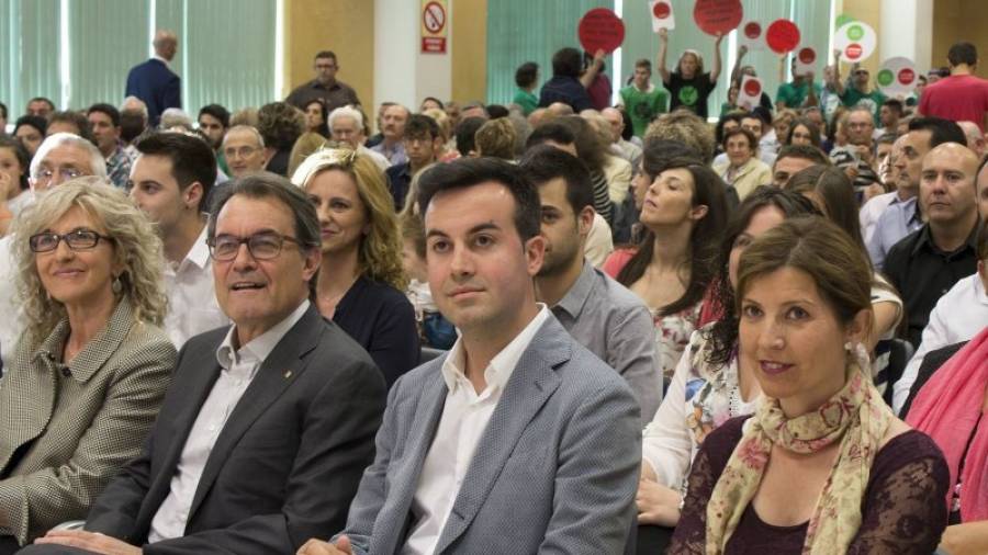 Al centre de la imatge, Artur Mas i Lluís Soler. Foto: Joan Revillas