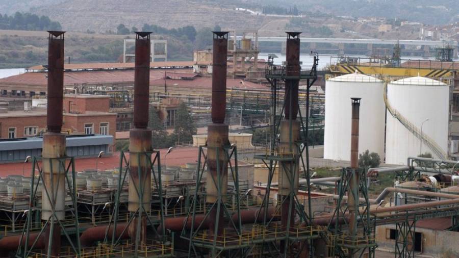 Imatge de la fàbrica química d´Ercros, al municipi de Flix, a la Ribera d´Ebre. Foto: J. REVILLAS/DT