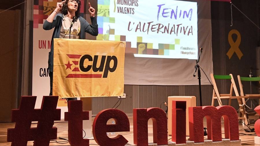 Marta Llorens, ayer en La Palma durante el acto final de campa&ntilde;a de la CUP. FOTO Alfredo Gonz&aacute;lez