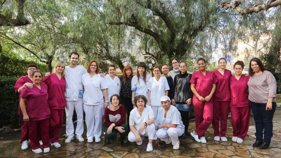 Imagen de los trabajadores de la Residència Itaca Fortuny. FOTO: ALBA MARINÉ