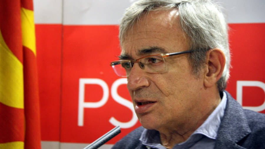 El diputat socialista Xavier Sabaté, aquest dilluns en roda de premsa. Foto: ACN