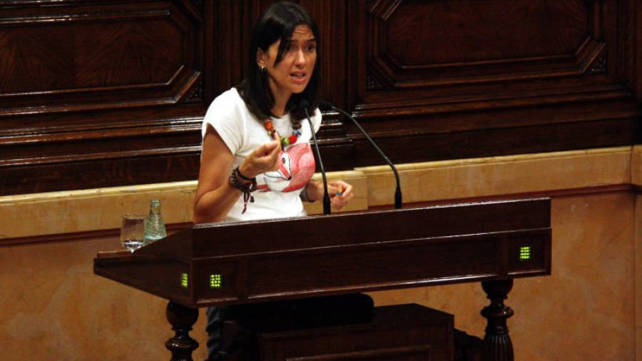 La diputada del PSC Núria Parlón, aquest dijous a l'hemicicle del Parlament. Foto: ACN