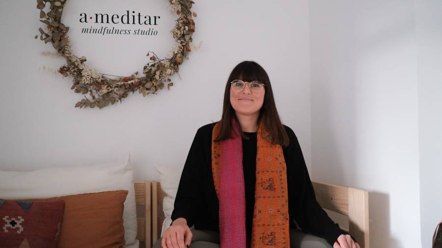 Clara Rosell en A Meditar, centro de ‘mindfulness’. FOTO: FABIÁN ACIDRES