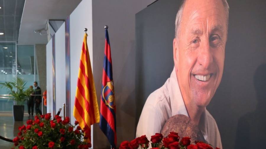 Espai de condolences en memòria de Johan Cruyff poc després de la seva mort