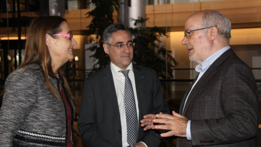 L'eurodiputada sueca Bodil Valero, amb Ramon Tremosa (CDC) i Josep Maria Terricabras (ERC) al Parlament Europeu.ACN