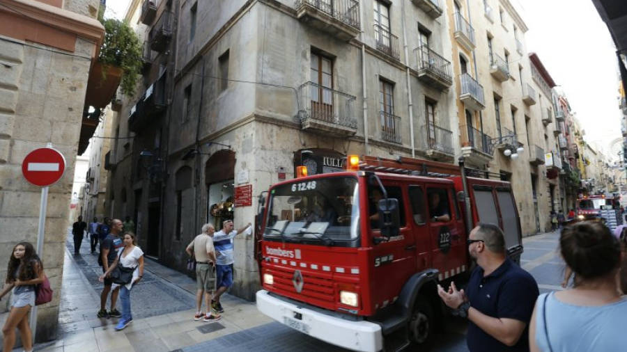 El incendio habría tenido lugar en una vivienda de la calle Cavallers. Foto: Pere Ferré